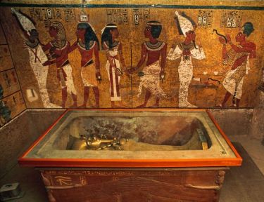 king-tut-tomb-replica-egypt_72675_600x450